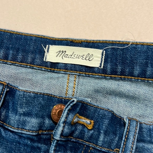 High-Rise Denim shorts, Size 27, Excellent Condition, Almost New. - Picture 3 of 4